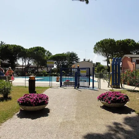 Lägenhet Colorful Flat With Garden-beahost Bibione